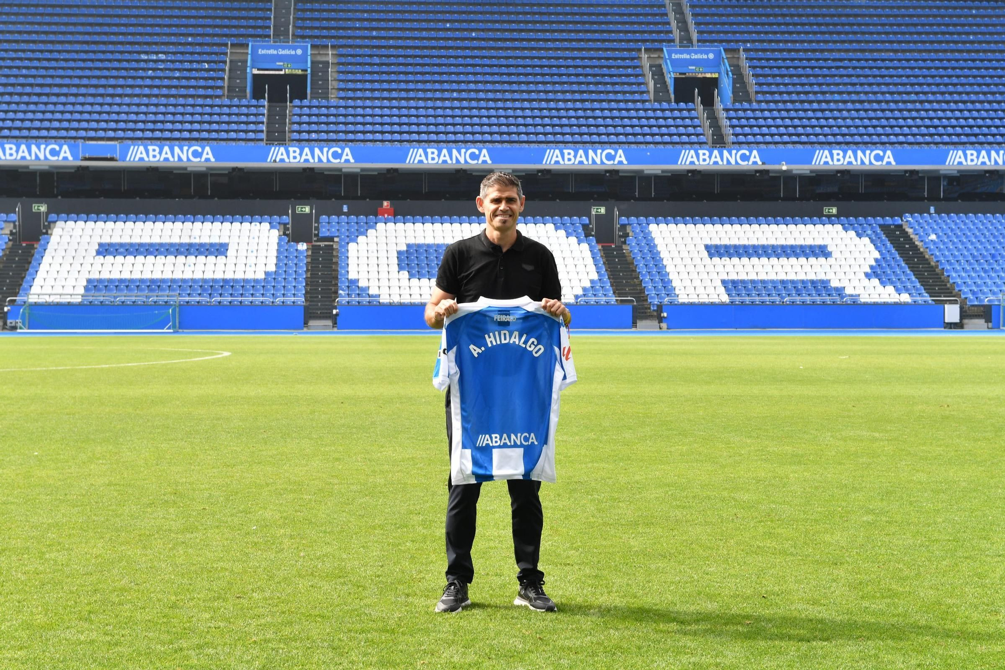 Presentación de Antonio Hidalgo como entrenador del Deportivo