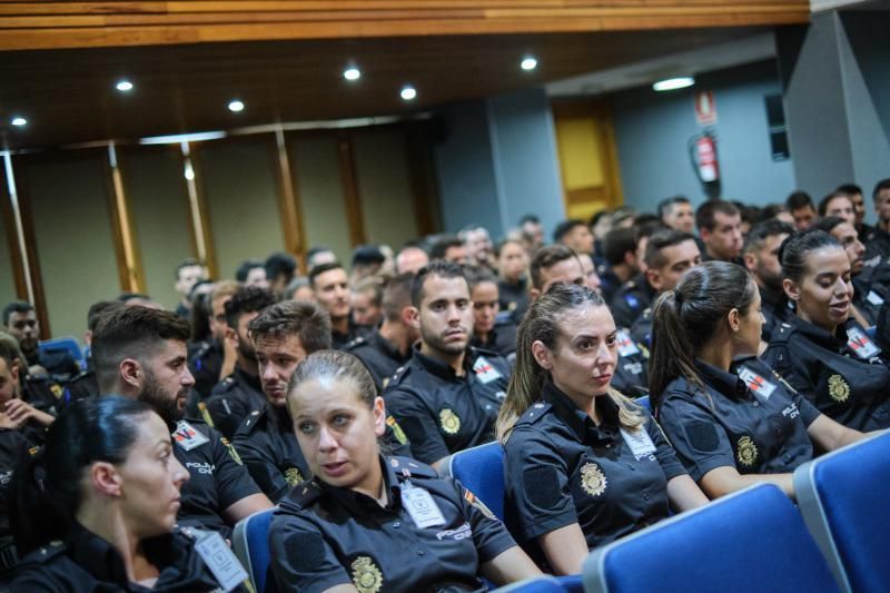 Presentación de policías nacionales en prácticas