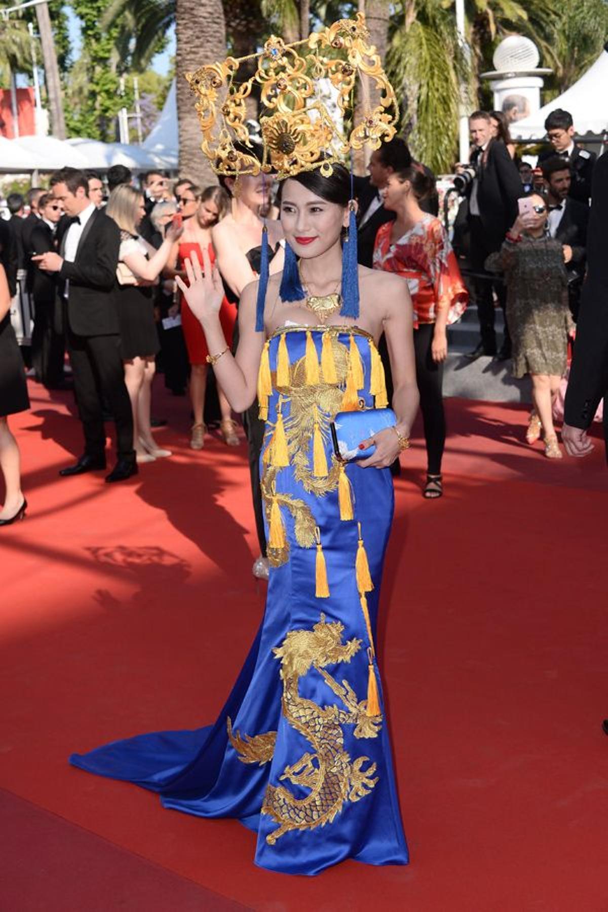 Errores en la alfombra roja de Cannes: maxi tocado