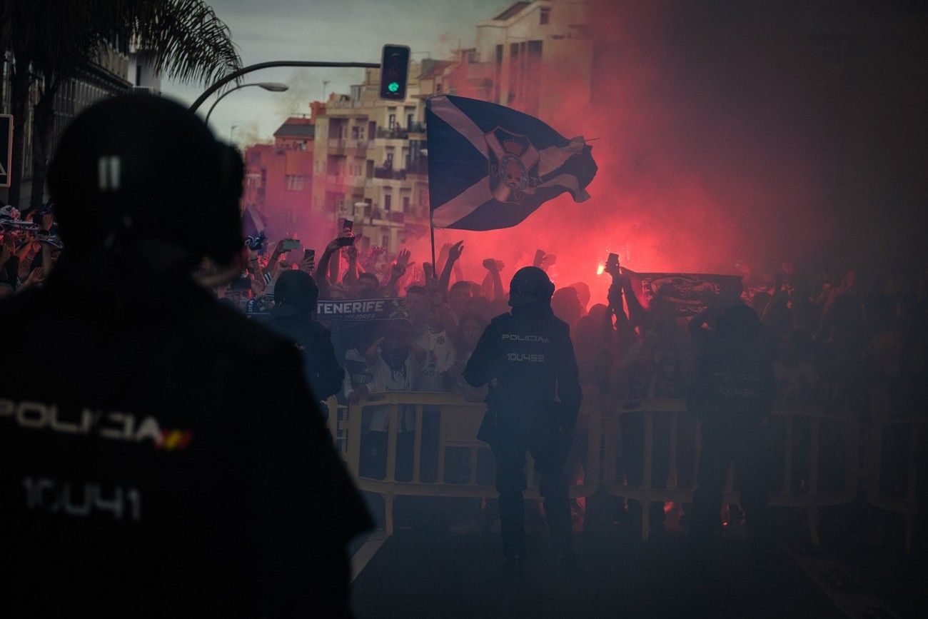 Ambiente previo del playoff entre CD Tenerife-UD Las Palmas