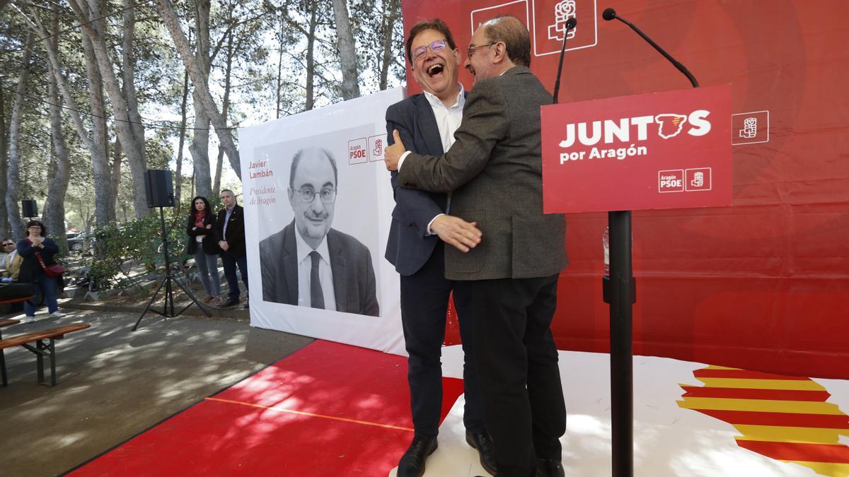 Lambán y Puig, en la fiesta de la Rosa del PSOE de 2019 en Zaragoza.