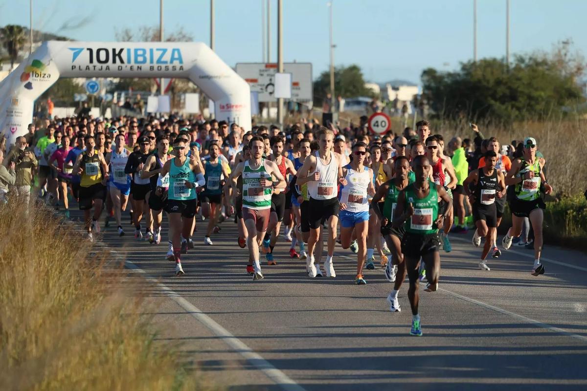 La salida de una edición pasada de la 10K Ibiza-Platja d'en Bossa.