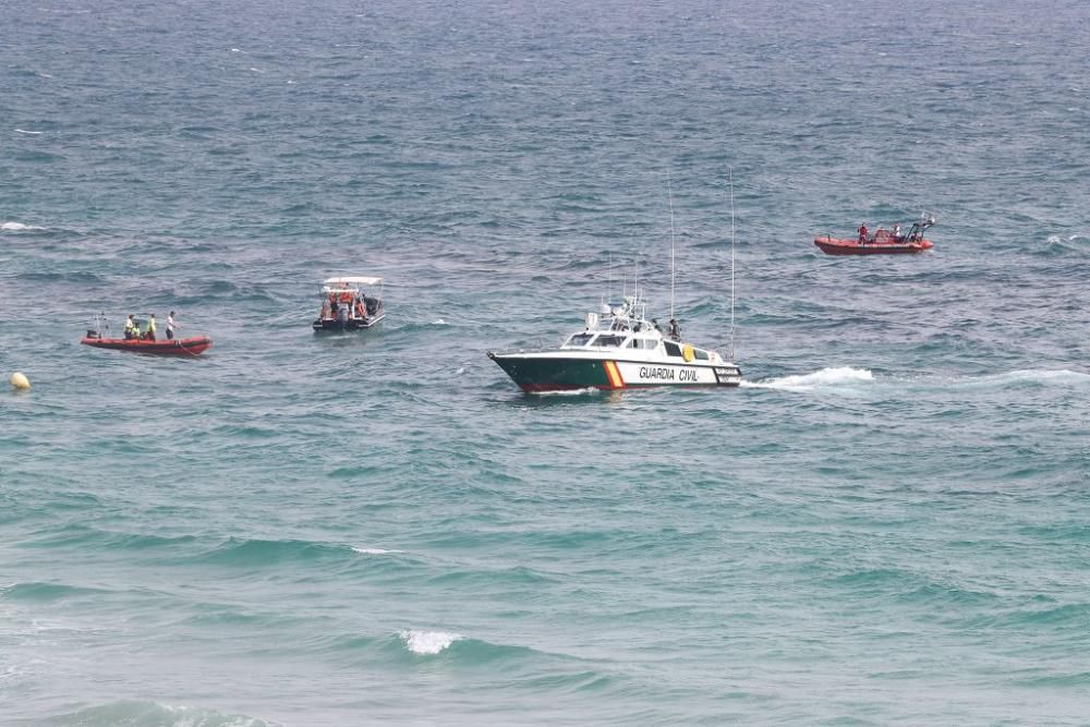 Las imágenes del accidente de avión en La Manga en el que ha muerto un piloto de la Patrulla Águila