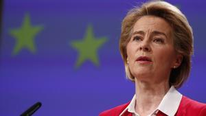 Brussels (Belgium), 02/04/2020.- European Commission President Ursula von der Leyen holds a news conference detailing EU efforts to limit economic impact of the coronavirus disease (COVID-19) outbreak, in Brussels, Belgium, 02 April 2020. (Bélgica, Bruselas) EFE/EPA/FRANCOIS LENOIR / POOL