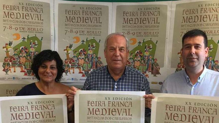 La concejal responsable de la feria, el alcalde y el edil de Fiestas, ayer.