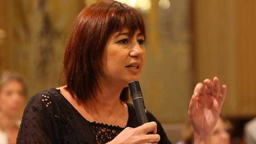 Francina Armengol en uno de los plenos celebrados en el Parlament.