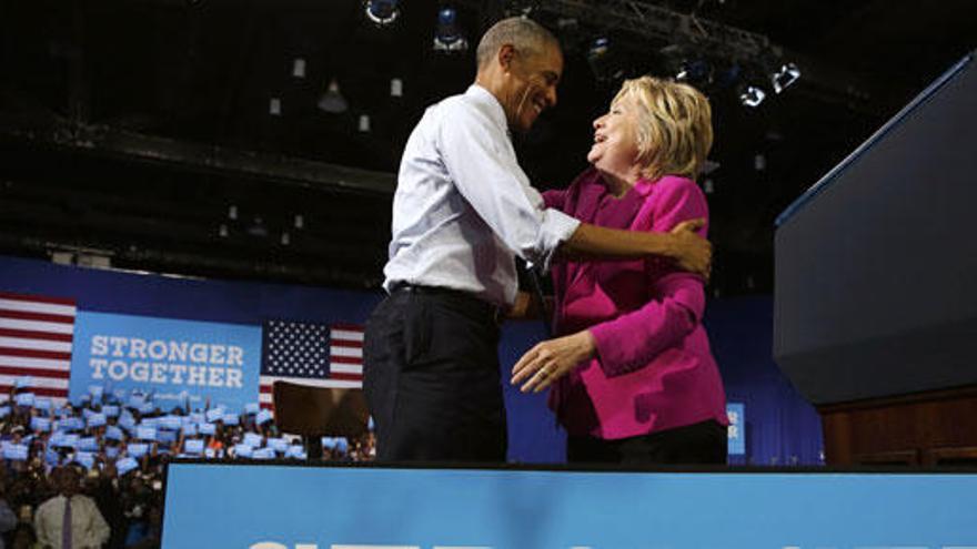 Obama acompaña a Clinton en su campaña.
