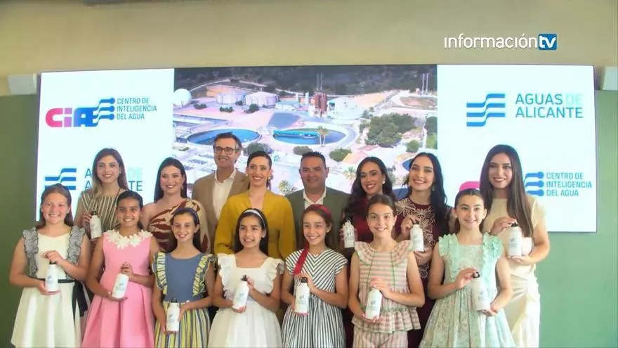 Las belleas del foc y sus damas visitan el Centro de Inteligencia del Agua