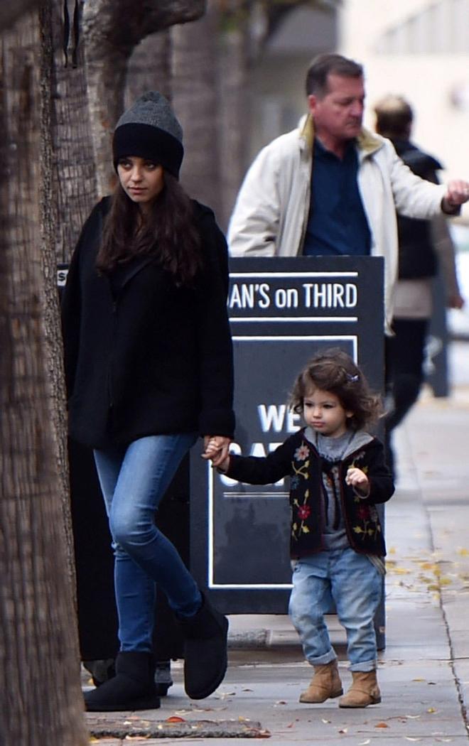 Mila Kunis reaparece estupenda tras dar a luz