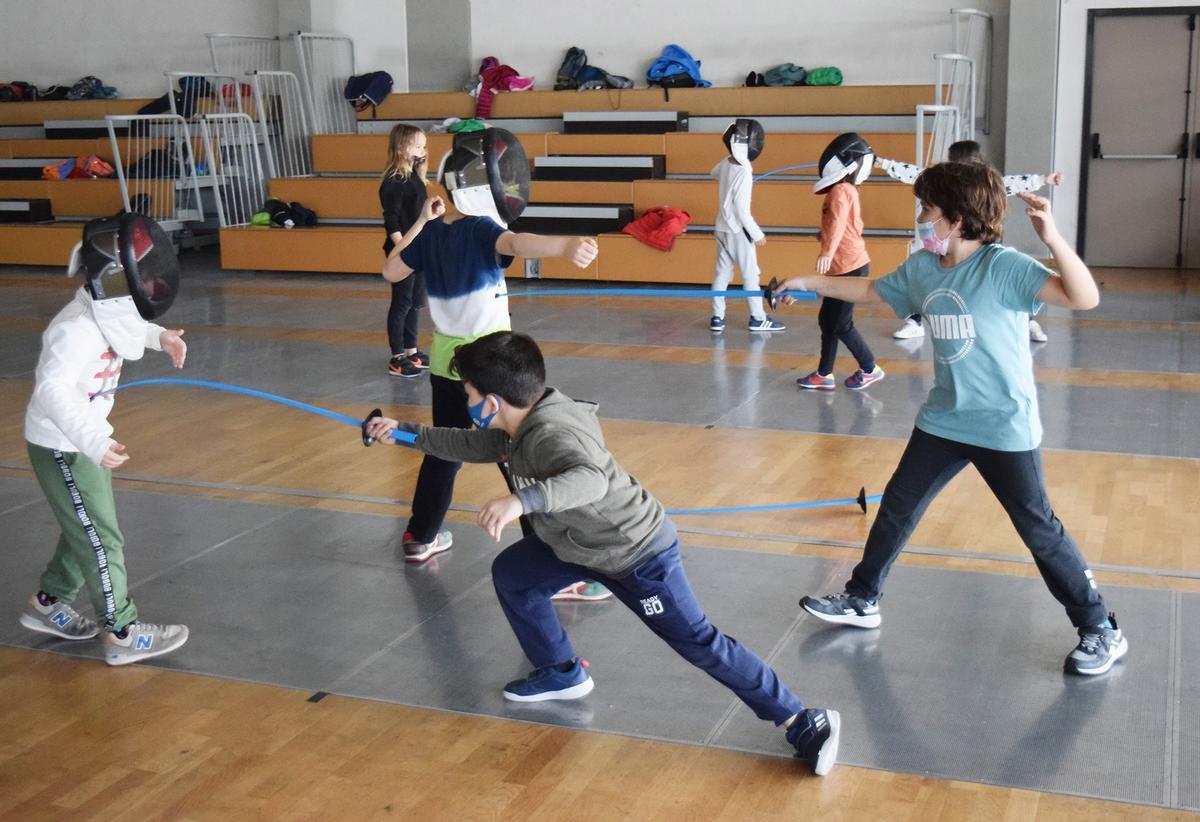 La Federación de Esgrima de la Comunitat Valenciana (FECV) colabora en la Escuela de Invierno de la FBCV.