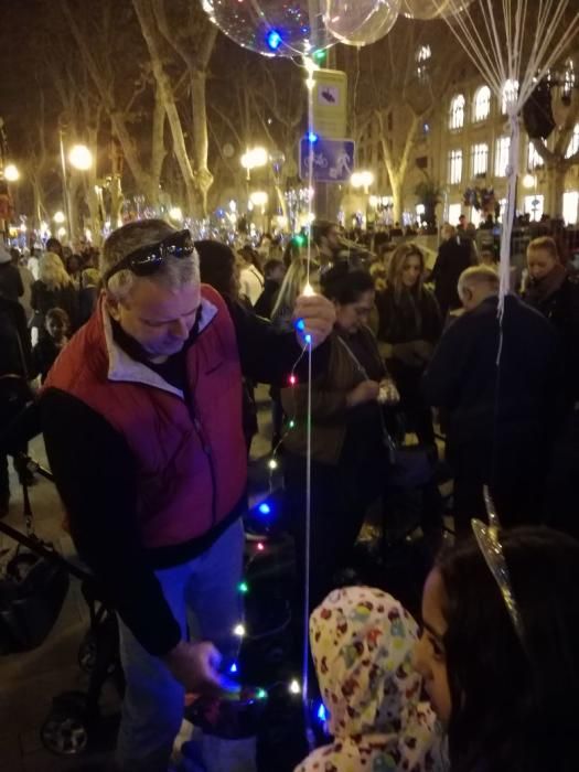 Im Rahmen eines bunten Programms auf dem Borne-Boulevard begann am Donnerstag (23.11.) das feierliche Glitzern.