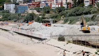 Tarragona ya luce la playa del Miracle sin la plataforma de 12.000 toneladas de hormigón