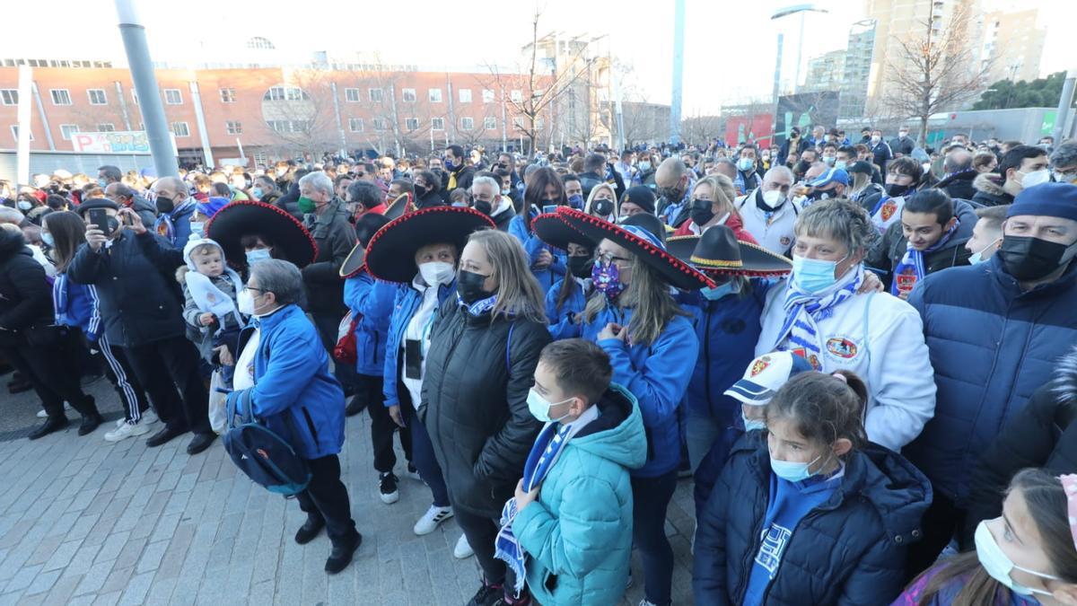 Protesta de la afición del Real Zaragoza contra la gestión de la directiva