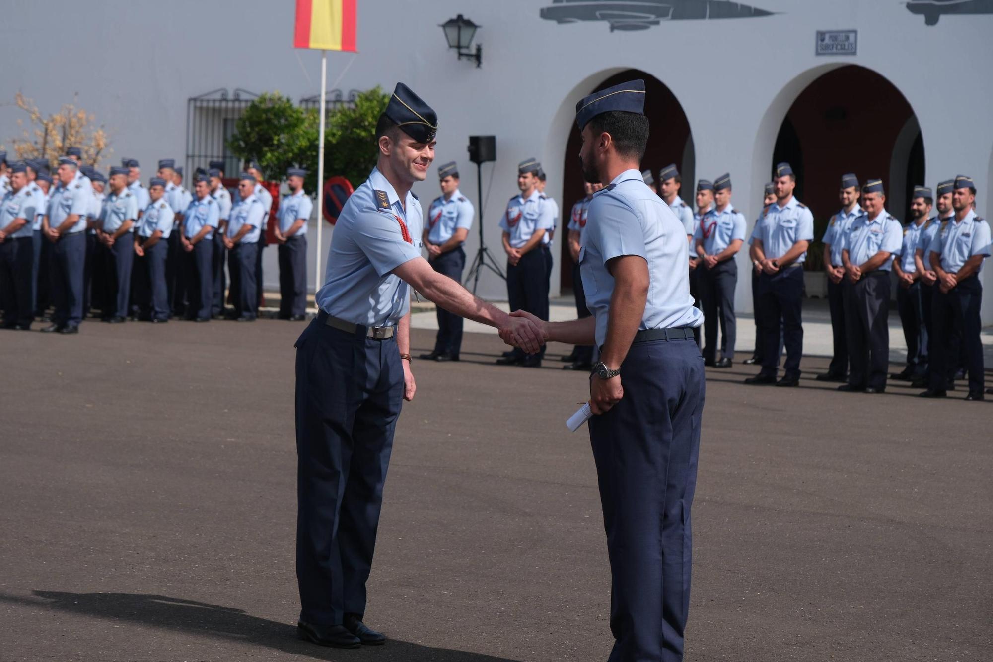 11 nuevos pilotos de caza finalizan su formación en la Base Aérea de Talavera la Real