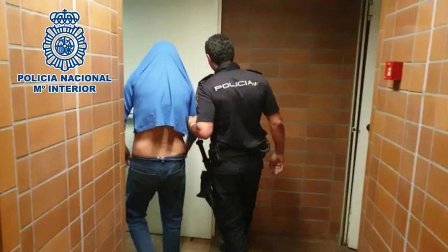 Detenido en Alicante por cometer dos robos con violencia