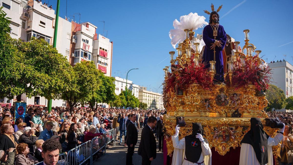 Andalucía se desquita de la lluvia de 2025 y vive un soleado Lunes Santo