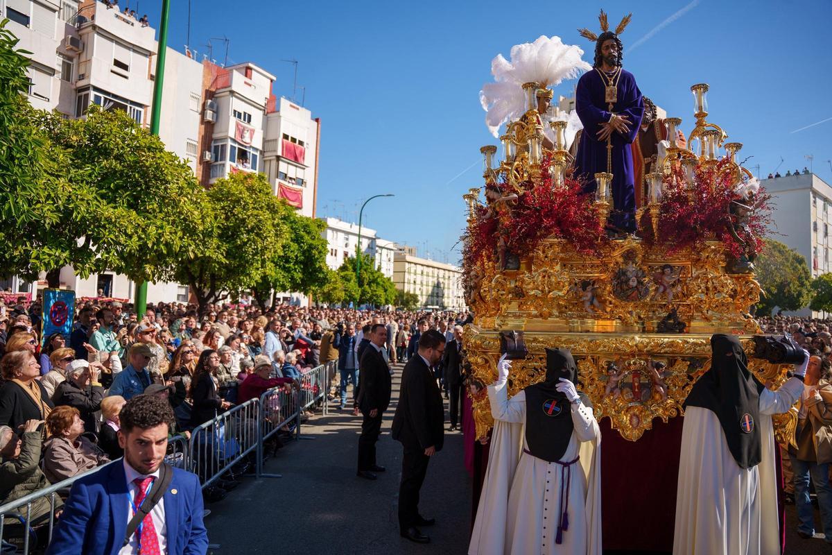 Jesús Cautivo y Rescatado, titular de la hermandad de San Pablo, una de las cofradías de barrio de Sevilla, este Lunes Santo.