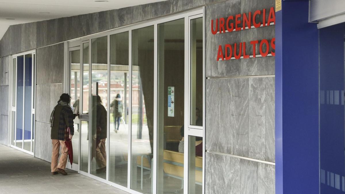 Entrada al área de Urgencias del HUCA.