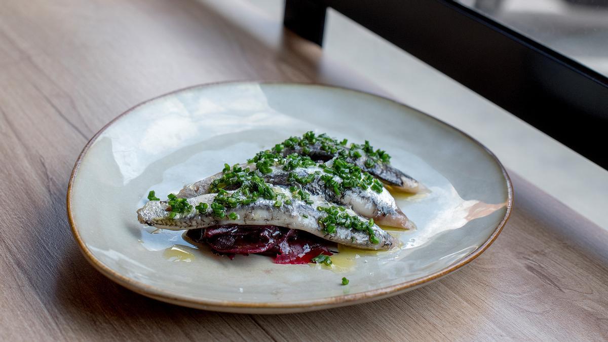 Los boquerones con ensalada de remolacha del restaurante Lanto.