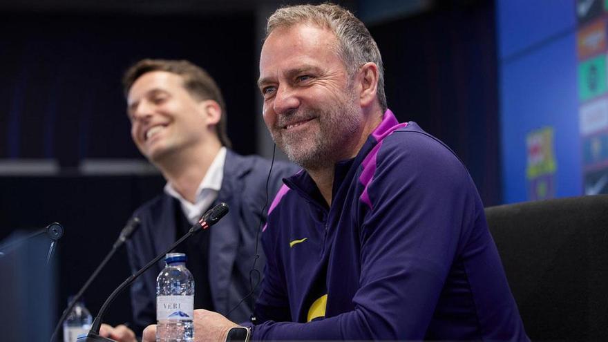 Flick confirma a Joan García y suena un móvil: “Multa, multa”