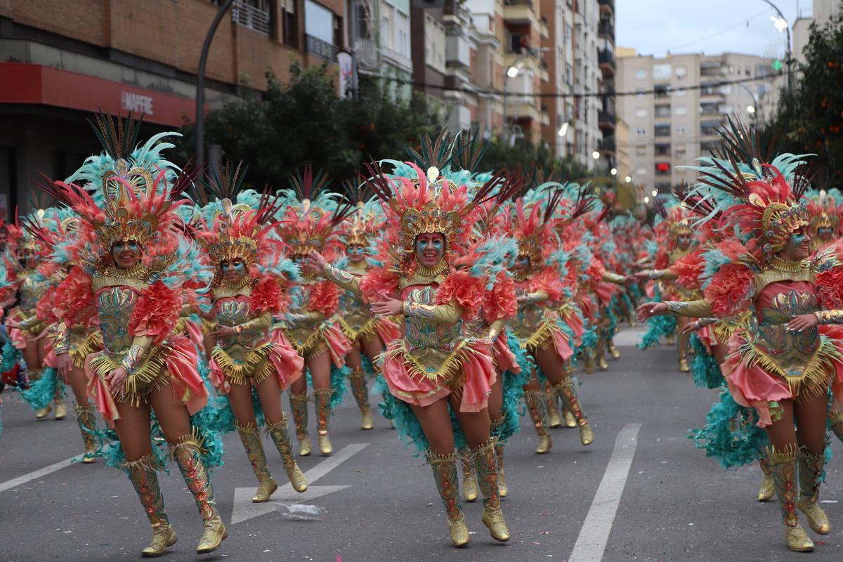 Los Lingotes en el Gran Desfile del Carnaval de Badajoz 2026.