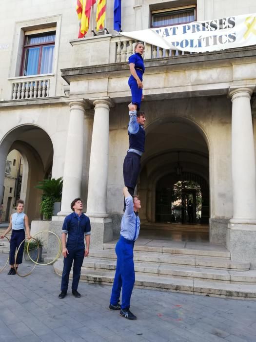 Espectacle de carrer del Cirque Éloize a Figueres