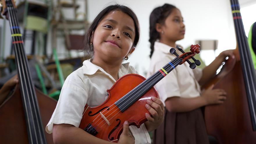 Barrios Orquestados impulsa la música en Honduras y Chile
