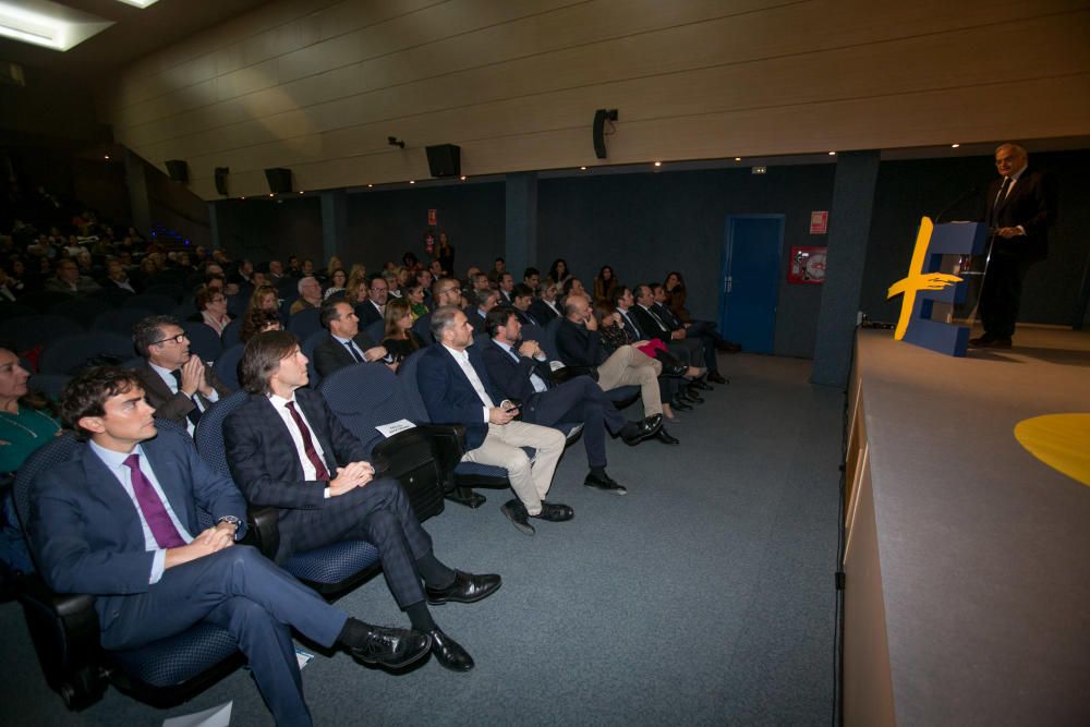 El eurodiputado del PP ha abordado diversos temas como el Brexit o la crisis en Cataluña