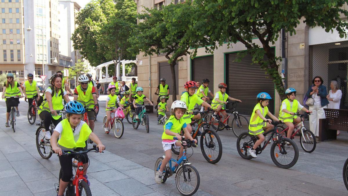 Ourense realiza su primera macrosinfonía sobre dos ruedas