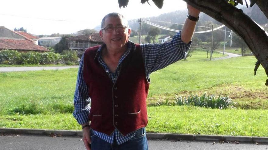 Tomás Calzón, en el centro de iniciativa rural de Guimarán-El Valle.