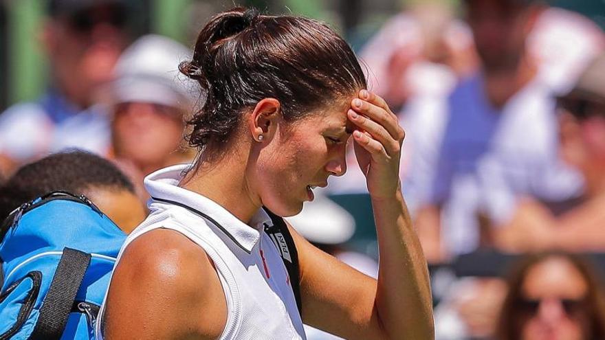 Garbiñe Muguruza abandona en Miami por un golpe de calor