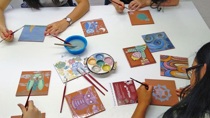 Taller infantil de cerámica.