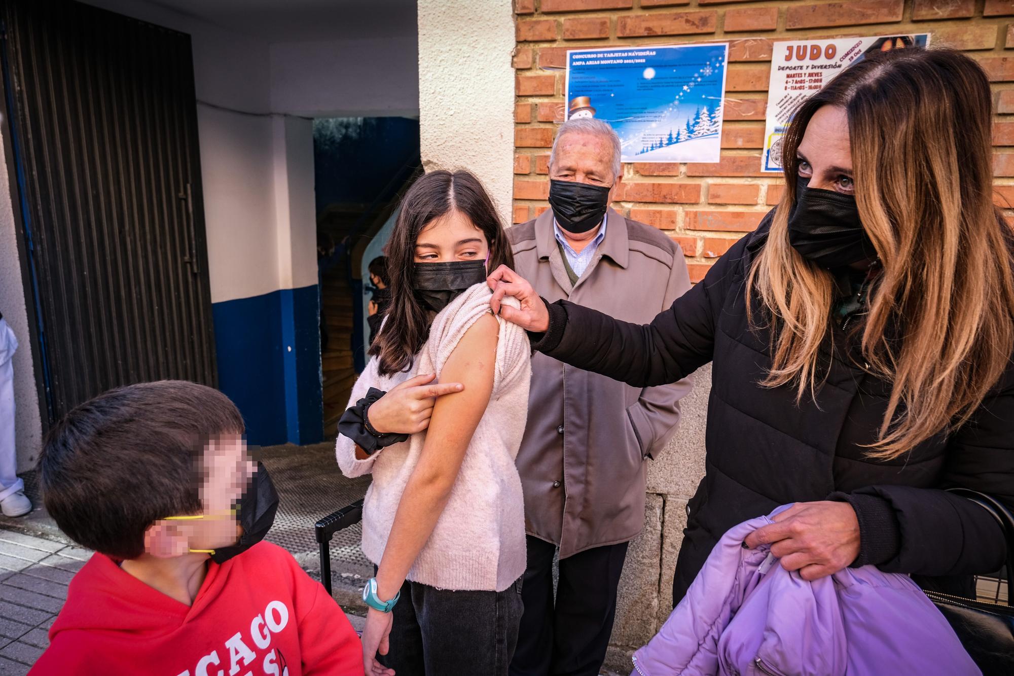 Primera jornada de vacunación en los colegios extremeños