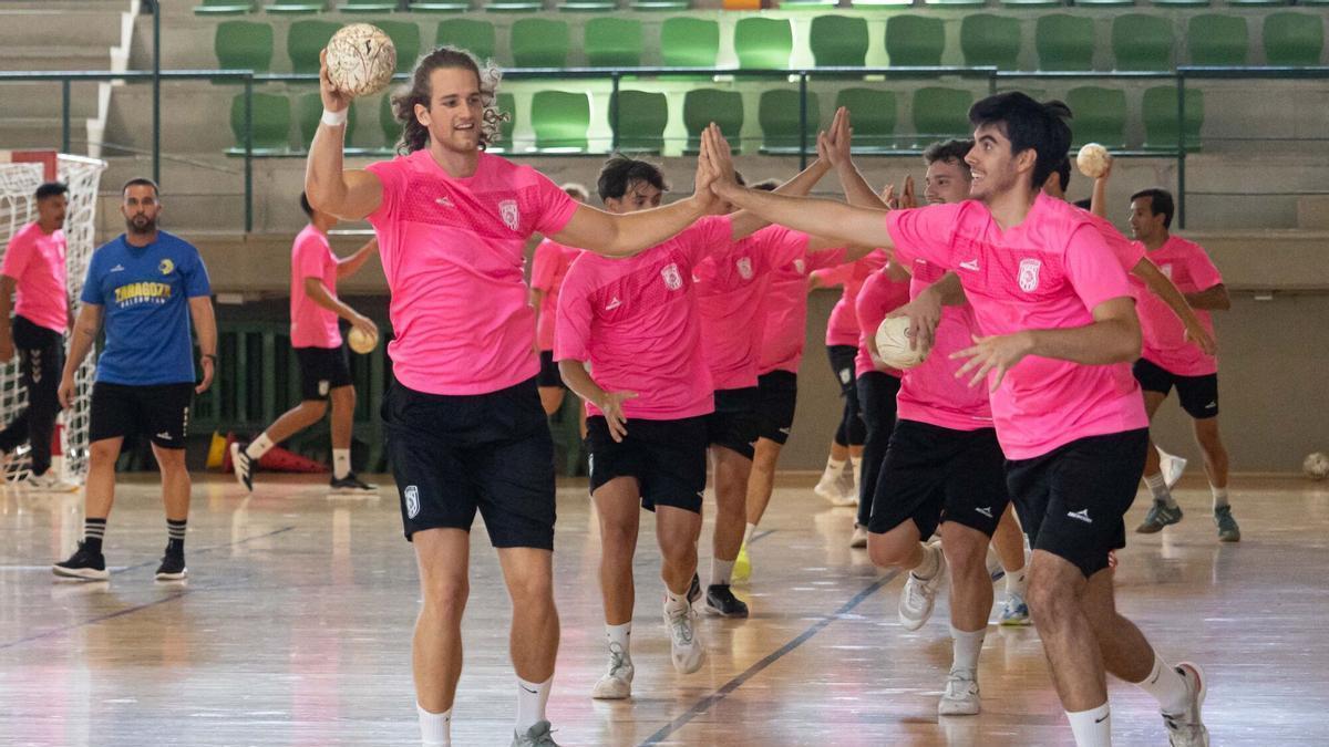 Momento del primer entrenamiento del Contazara.