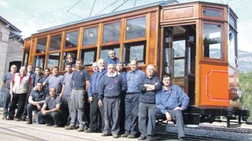 Restaurierte Straßenbahn aus Lissabon in Sóller im Einsatz