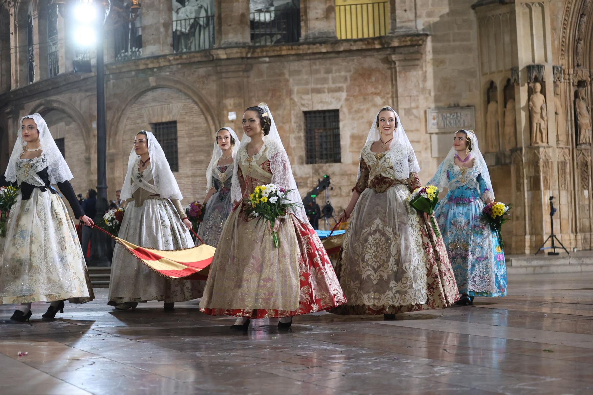 Búscate en el primer día de la Ofrenda en la calle San Vicente entre las 23 y las 24 horas