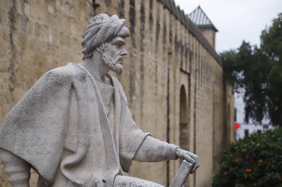 Monumento a Averroes en la calle Cairuán