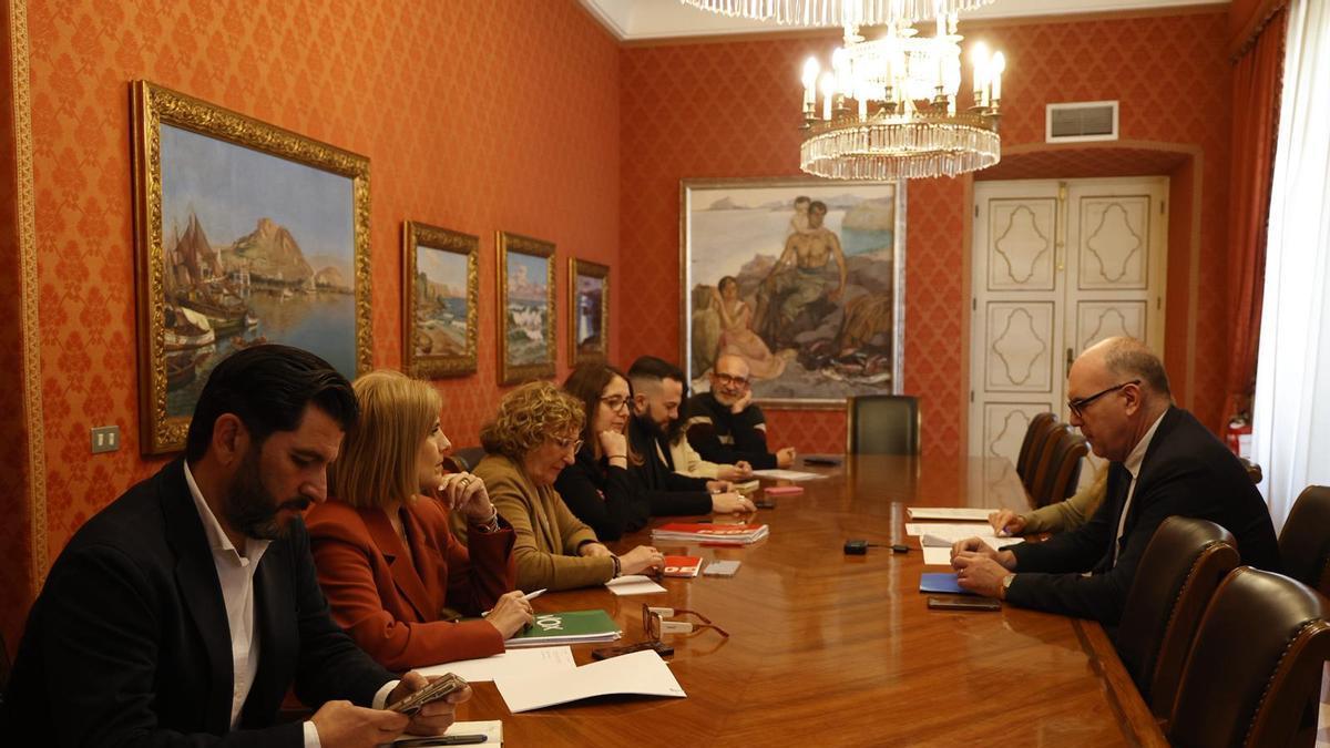 Primeras comparecencias en la comisión de Les Naus: del tripartito a técnicos municipales en Alicante