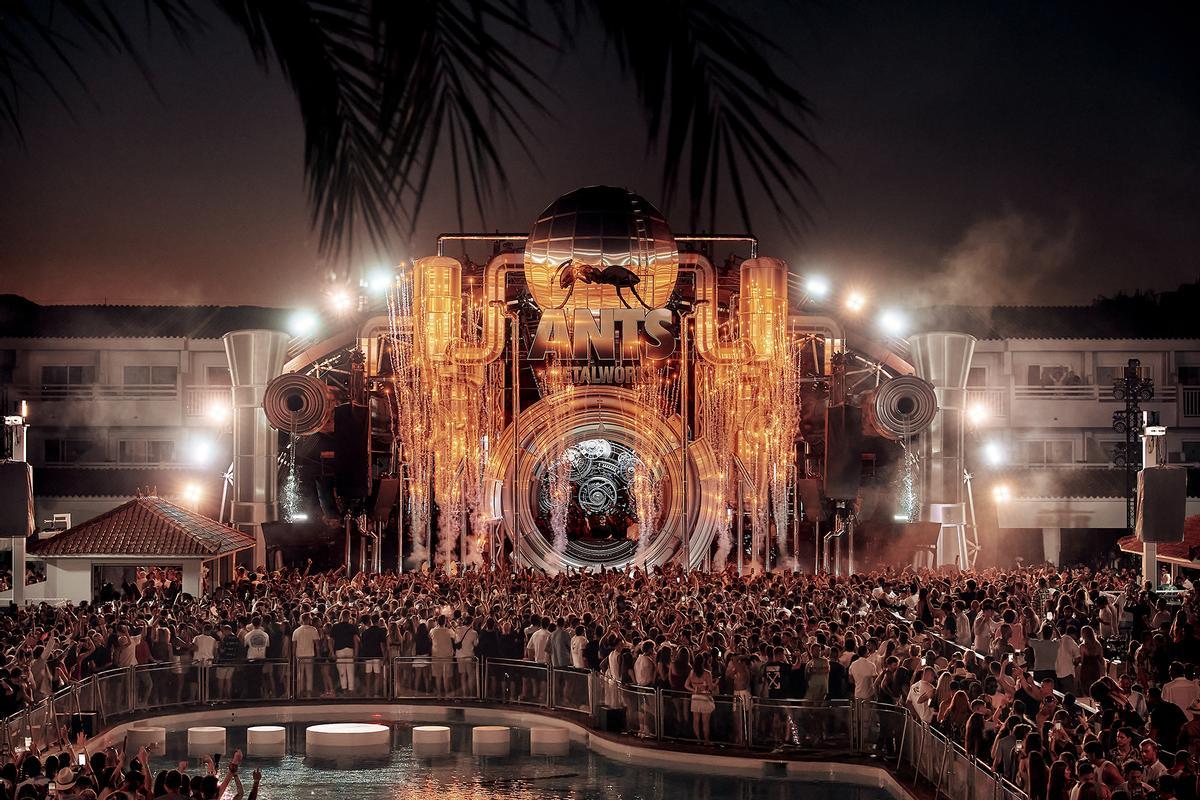 Nic Fanciulli este verano en Ushuaïa Ibiza durante la fiesta ANTSMetalworks.