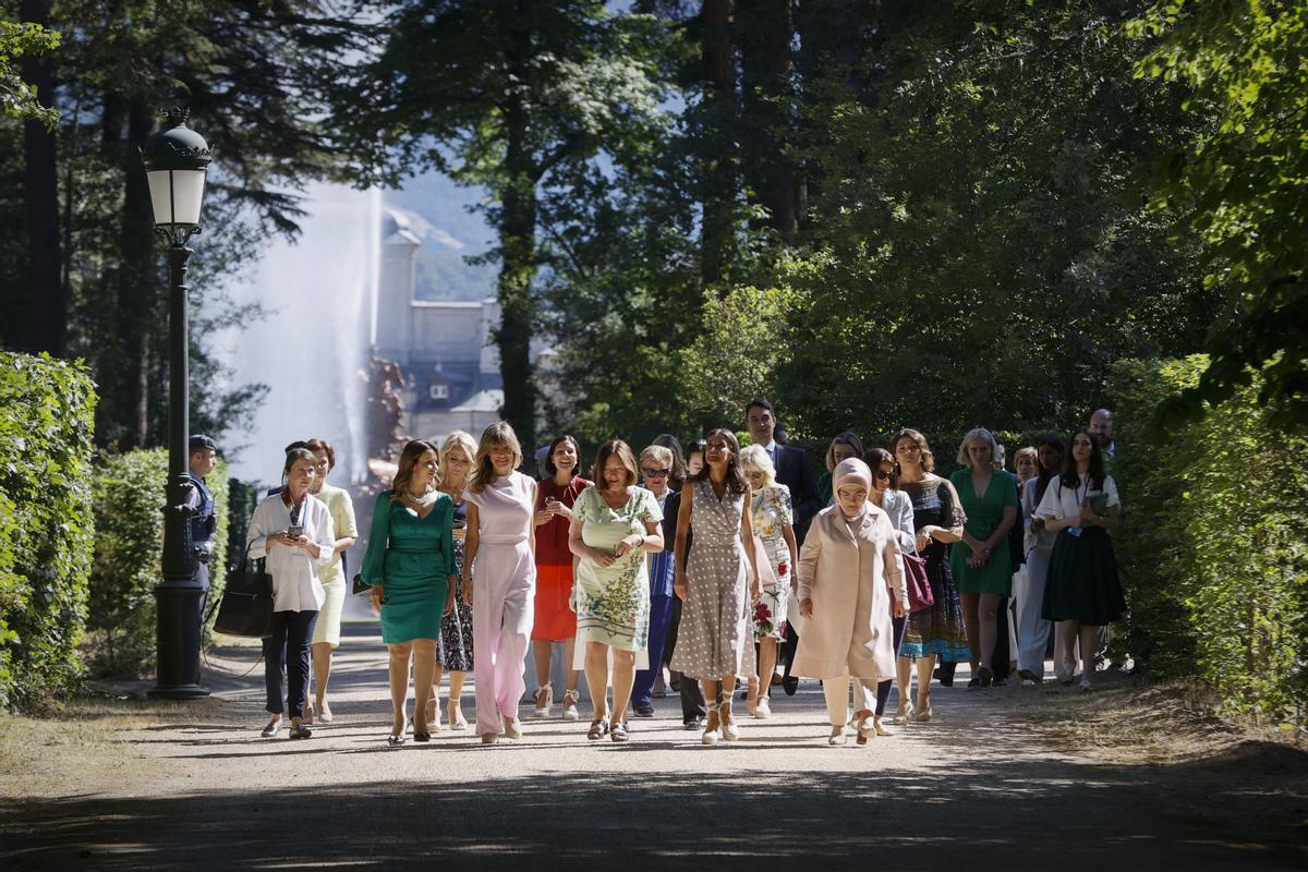 Recepción oficial a los consortes de la treintena de jefes de Estado y de Gobierno que asisten a la cumbre de la OTAN en la Granja de San Idelfonso