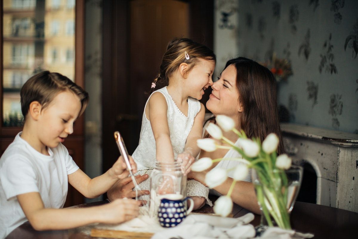 Los 33 mejores regalos para mamás primerizas