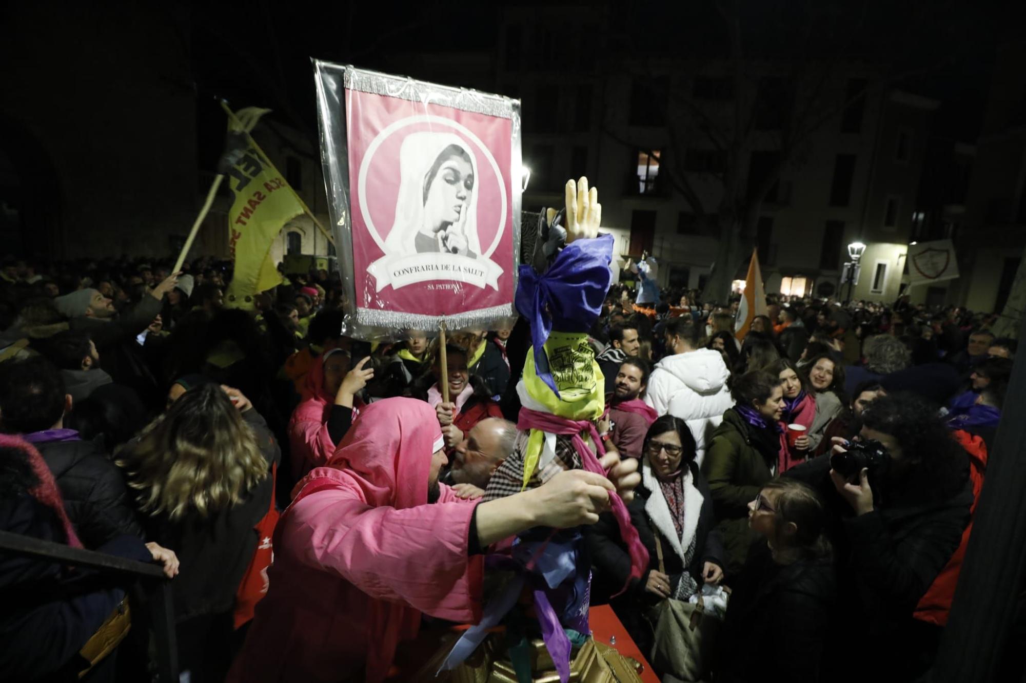 La cofradías reactivan con más fuerza el Sant Sebastià popular y alternativo