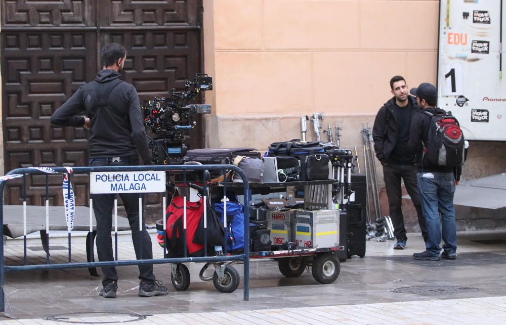 El equipo de la serie en la que Banderas encarna al pintor zanja este jueves sus sesiones malagueñas en la céntrica plaza de San Agustín