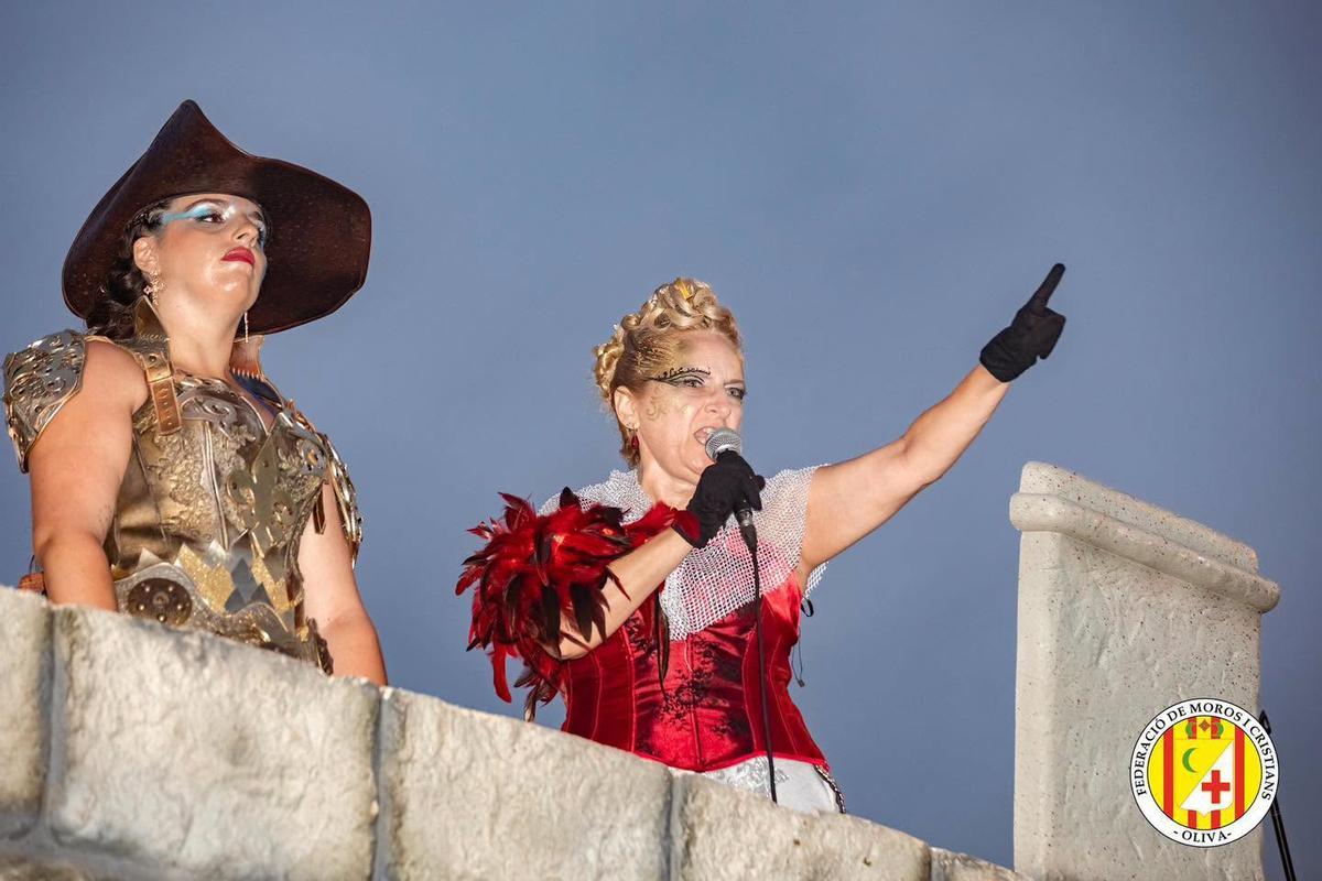 Oliva vive con la máxima pasión las fiestas de Moros i Cristians 2026: Vecinos y turistas disfrutan de la espectacularidad de los actos