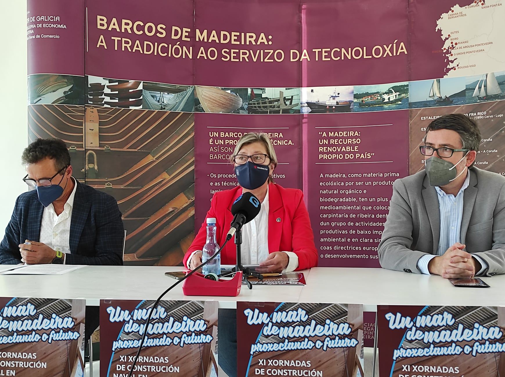 La conselleira de Mar, Rosa Quintana, durante la jornada de trabajo.