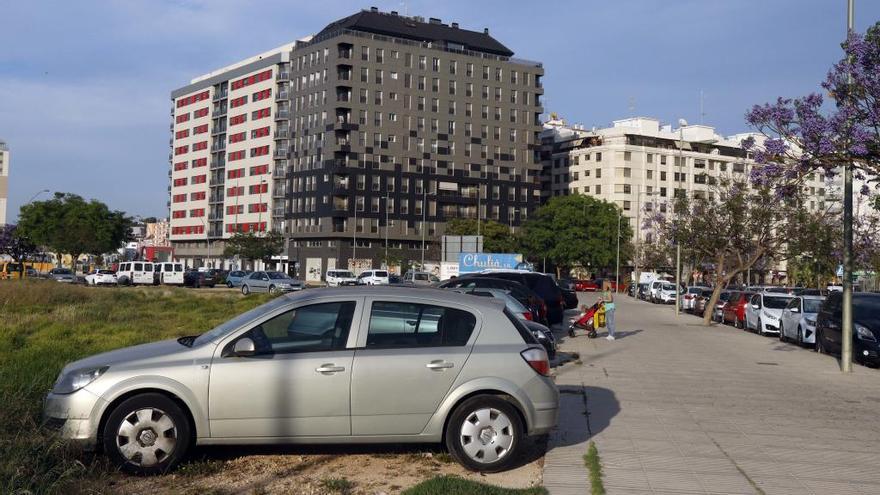 La pareja que vive en un coche rechaza trabajo para no separarse de sus hijos