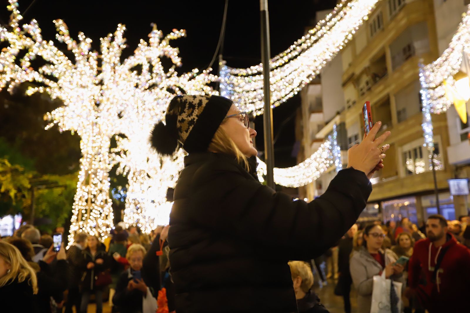 Puente Genil ilumina la Navidad con el estreno mundial de Ecogreenlux