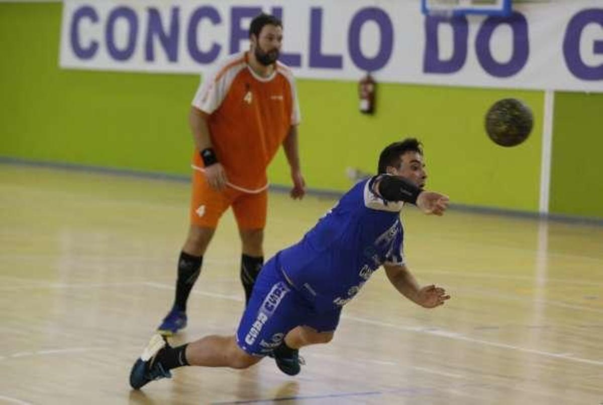 Pablo Filgueira considera que su equipo llega bien al duelo. // Muñiz