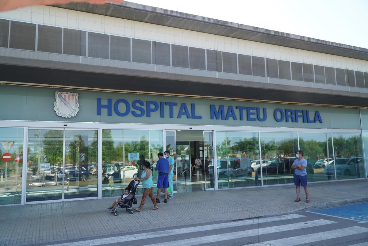 Una imagen del hospital Mateu Orfila, donde permanecía ingresada la víctima.