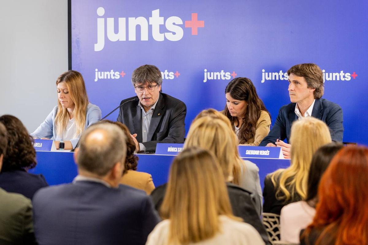 Carles Puigdemont preside la primera reunión interna de Junts tras el 12M